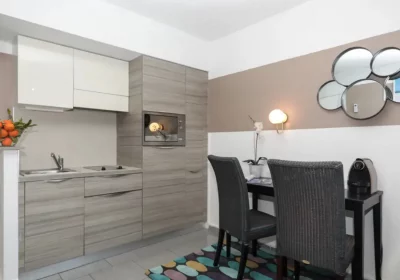 293DC841-4659-45D3-912D-6630956A3B96_1_105_c