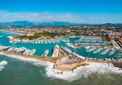 shutterstock_2386019433